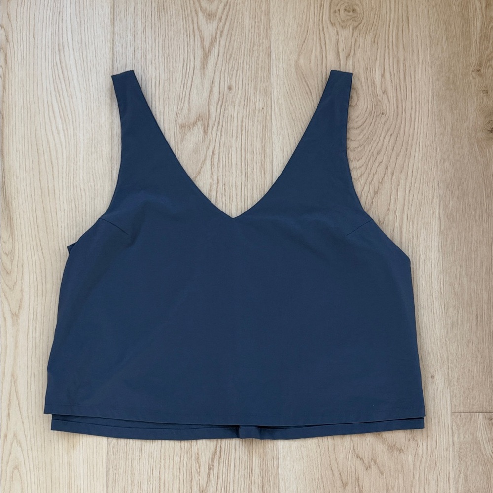 Vuori Villa Women's Navy Blue Sleeveless Top